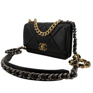 Chanel 19 Wallet On Chain (WOC) – Black Quilted Lambskin